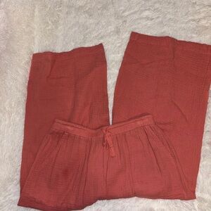 Splendid Coral Textured Capris